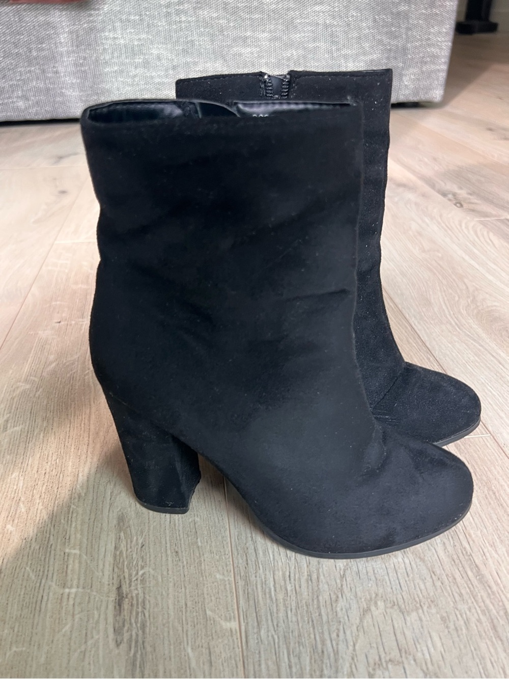 Women's Black Suede Mid-Calf Block Heel Boots